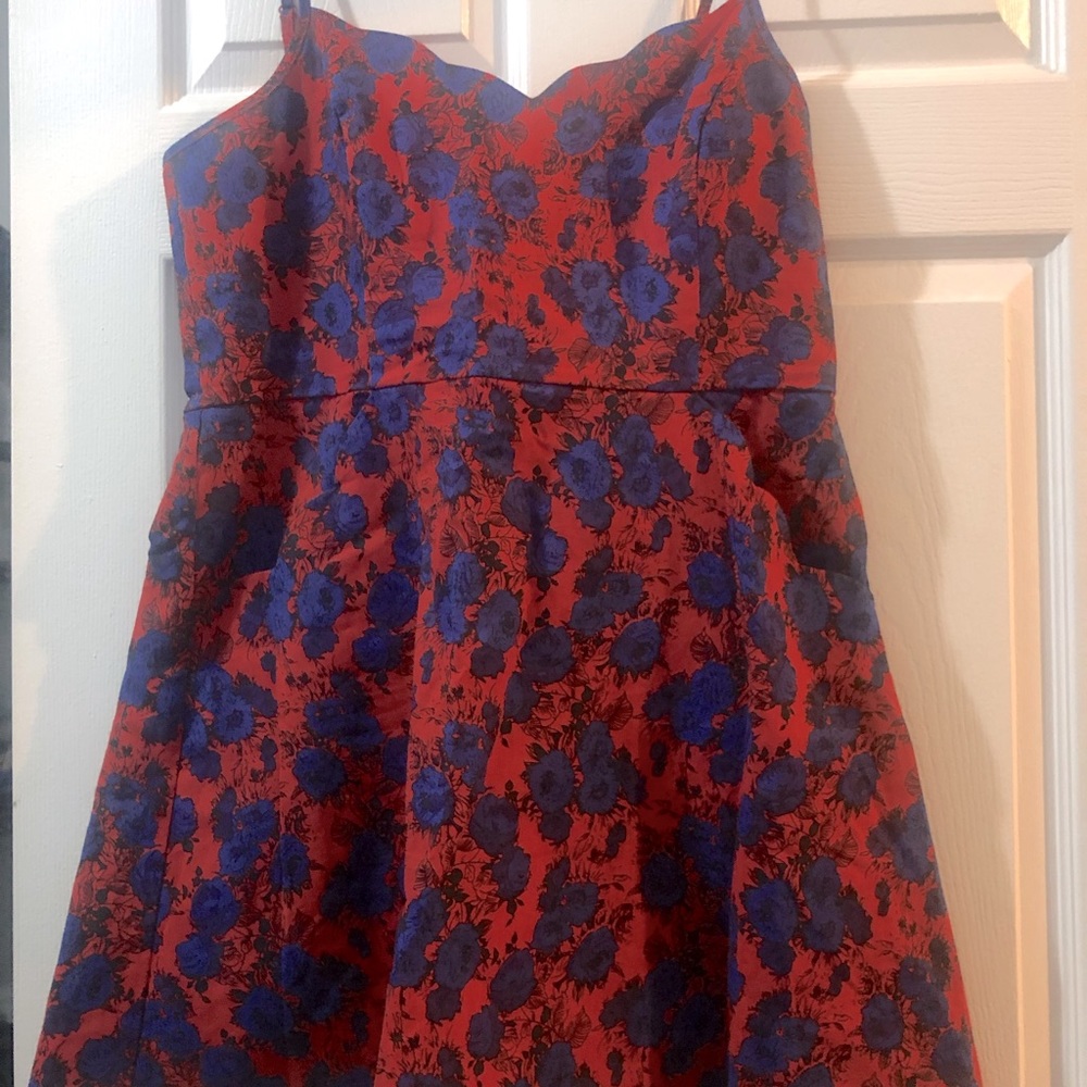 Red and blue scalloped detail linen blend dress